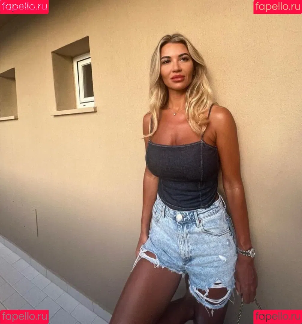 Christine McGuinness / mrscmcguinness Onlyfans Photo Gallery 