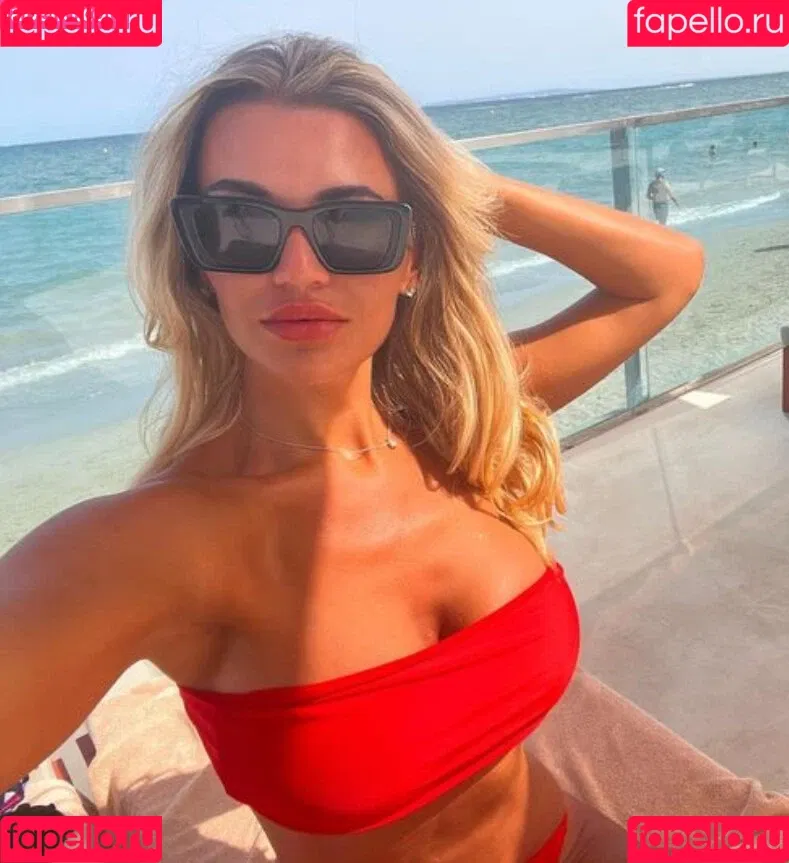 Christine McGuinness / mrscmcguinness Onlyfans Photo Gallery 