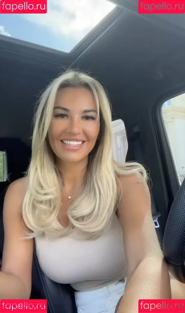 Christine McGuinness / mrscmcguinness Onlyfans Photo Gallery 