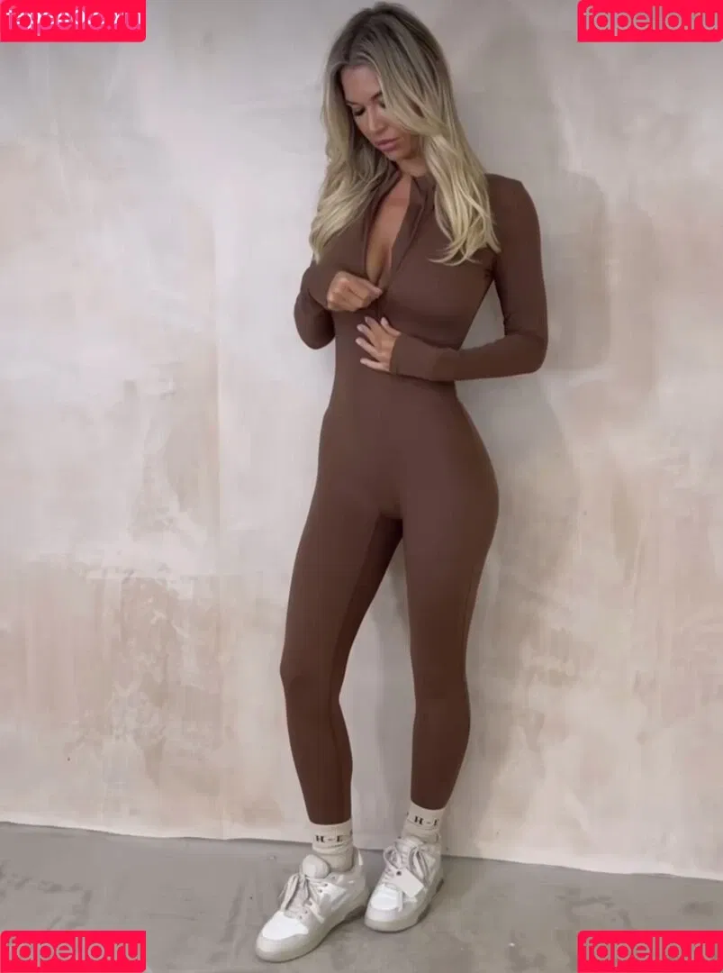 Christine McGuinness / mrscmcguinness Onlyfans Photo Gallery 