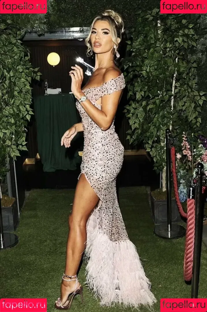Christine McGuinness / mrscmcguinness Onlyfans Photo Gallery 