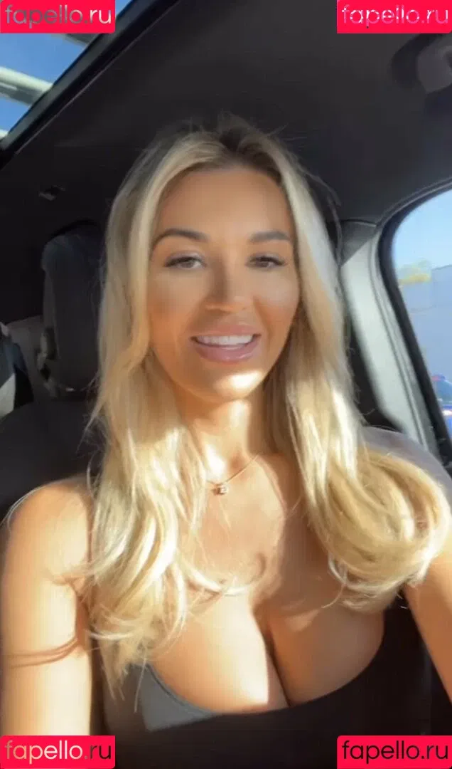 Christine McGuinness / mrscmcguinness Onlyfans Photo Gallery 