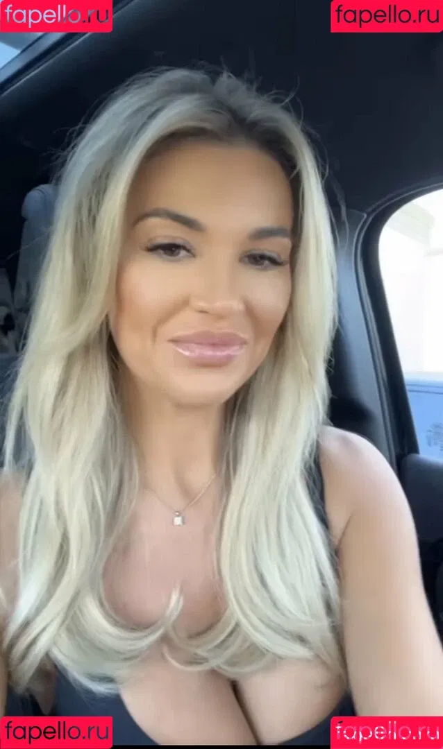 Christine McGuinness / mrscmcguinness Onlyfans Photo Gallery 