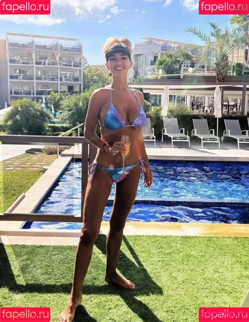 Christine McGuinness / mrscmcguinness Onlyfans Photo Gallery 