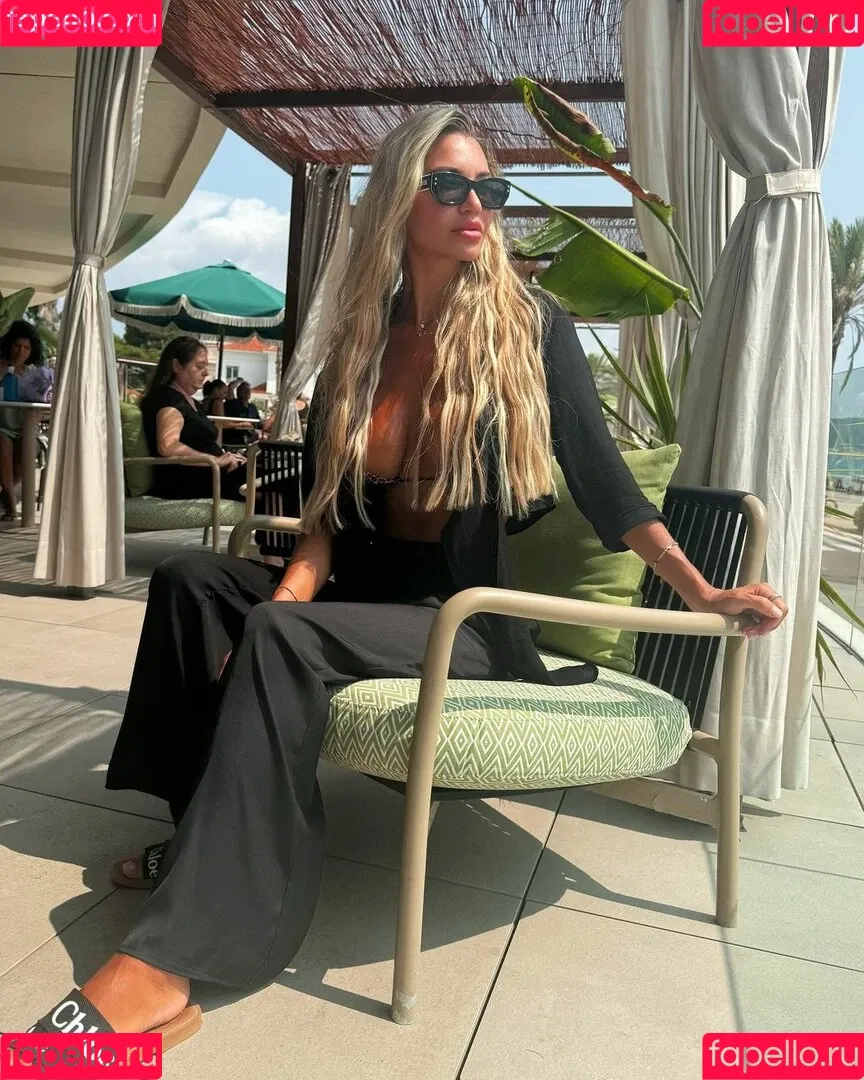 Christine McGuinness / mrscmcguinness Onlyfans Photo Gallery 