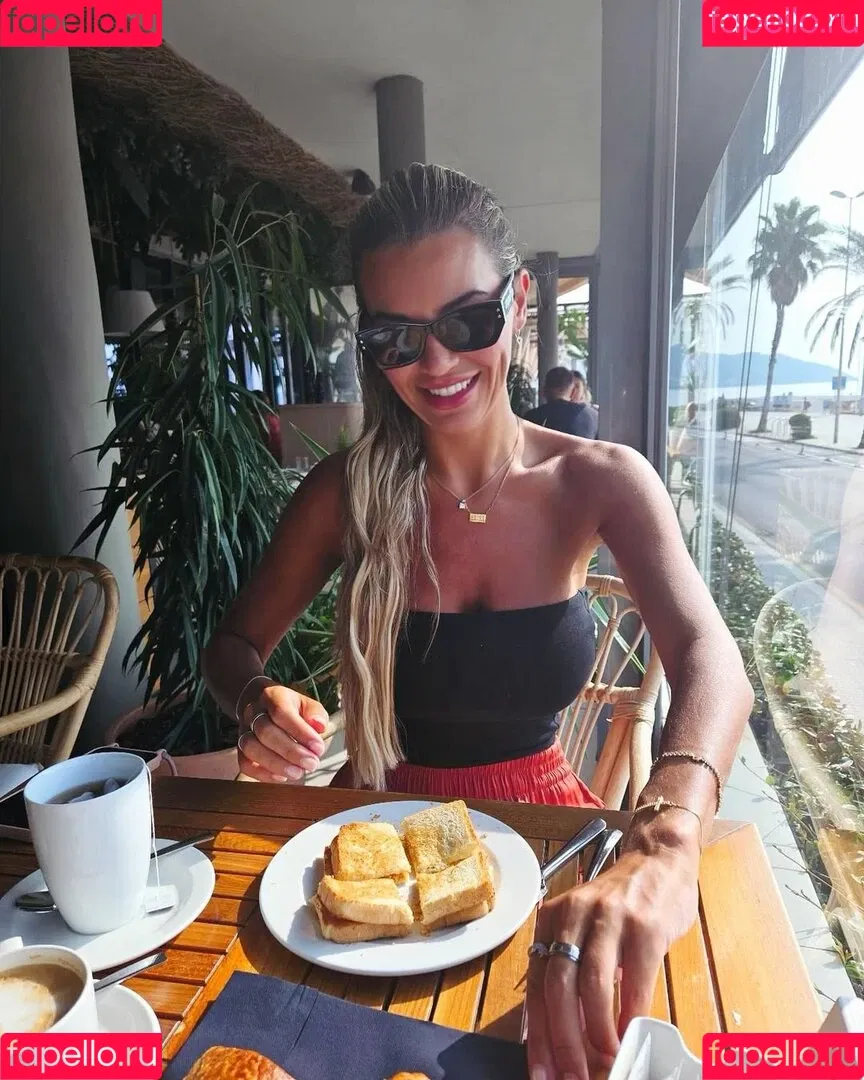 Christine McGuinness / mrscmcguinness Onlyfans Photo Gallery 