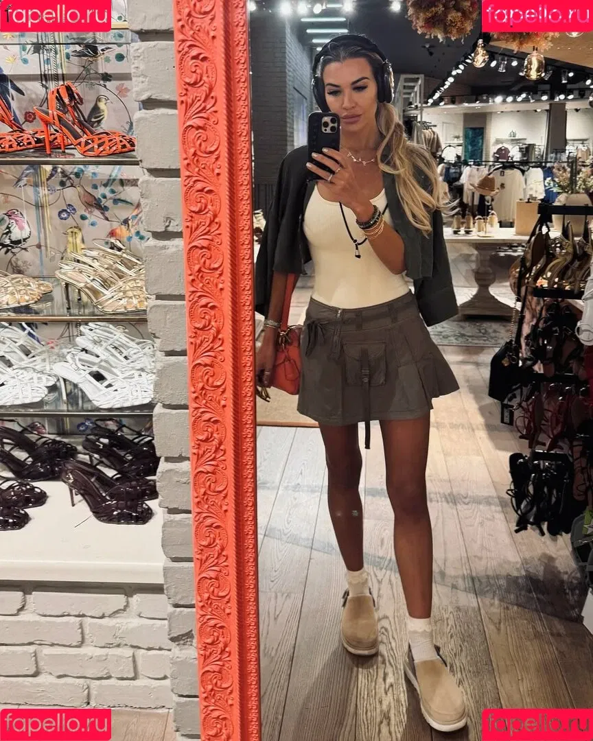Christine McGuinness / mrscmcguinness Onlyfans Photo Gallery 