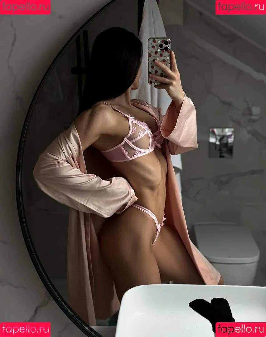 Linas_world / Linasworld / its.linas.world / linasphysique Onlyfans Photo Gallery 
