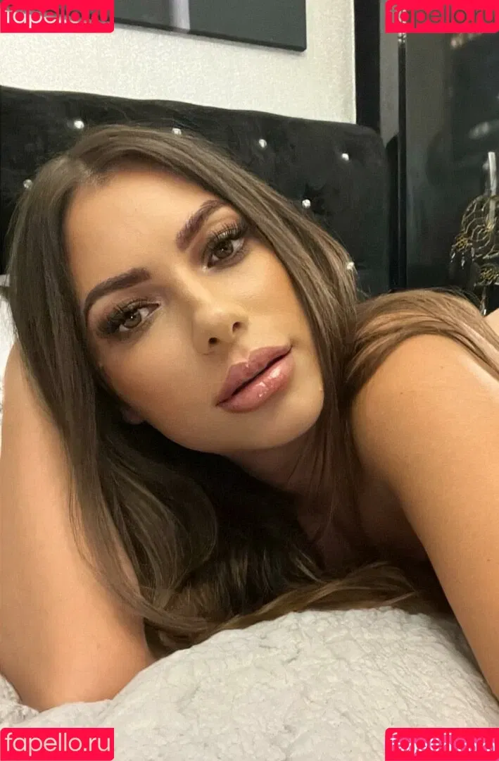 Kenza / Kenza00 / _kenza00 / _kenza01 / kenza01 Onlyfans Photo Gallery 