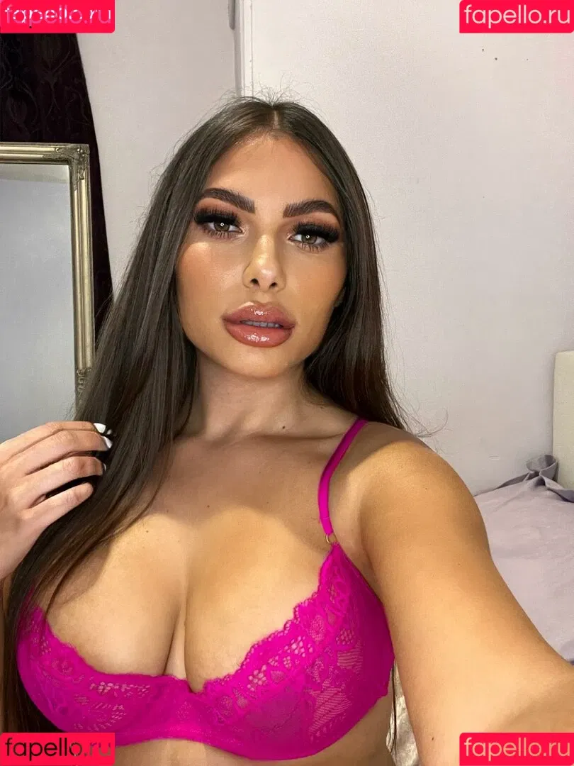 Kenza / Kenza00 / _kenza00 / _kenza01 / kenza01 Onlyfans Photo Gallery 
