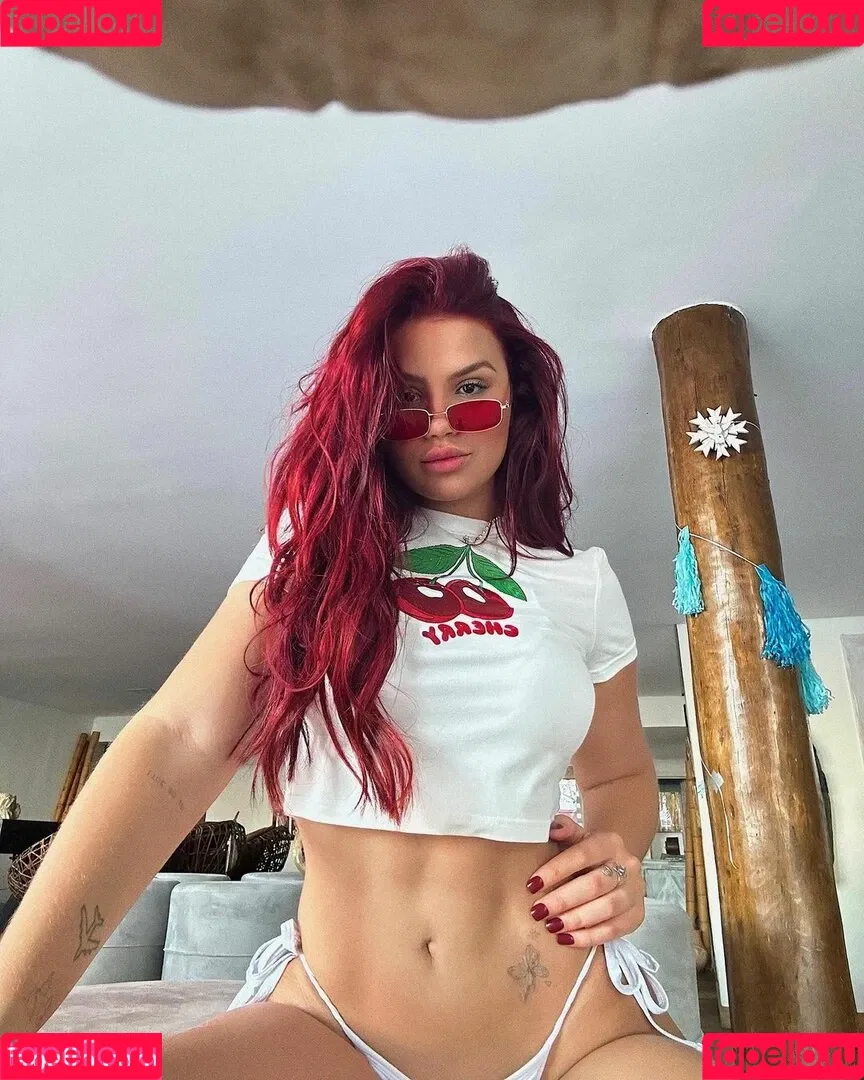 Vivi Wanderley / vivi / vivitarantino Onlyfans Photo Gallery 