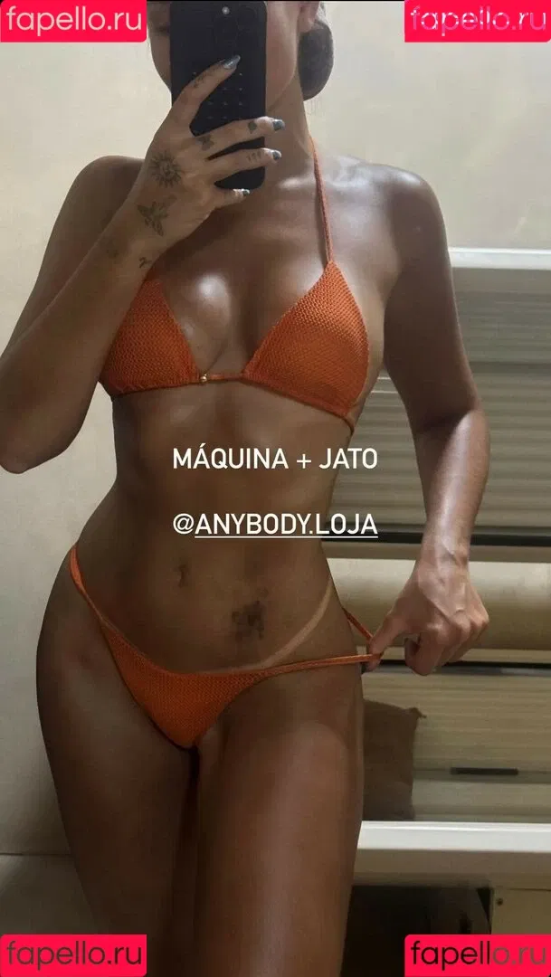 Vivi Wanderley / vivi / vivitarantino Onlyfans Photo Gallery 