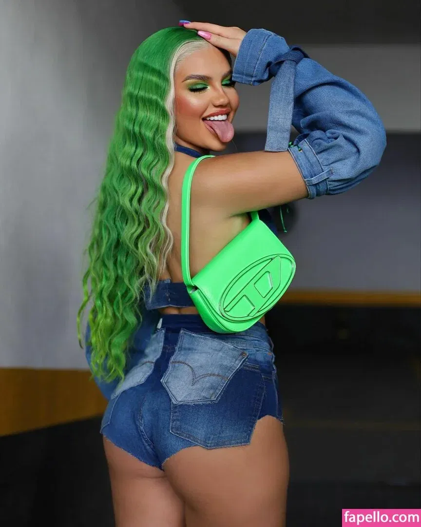 Vivi Wanderley / vivi / vivitarantino Onlyfans Photo Gallery 