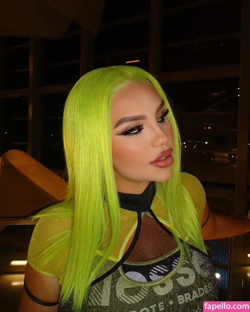 Vivi Wanderley / vivi / vivitarantino Onlyfans Photo Gallery 