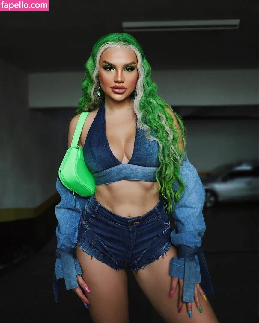 Vivi Wanderley / vivi / vivitarantino Onlyfans Photo Gallery 