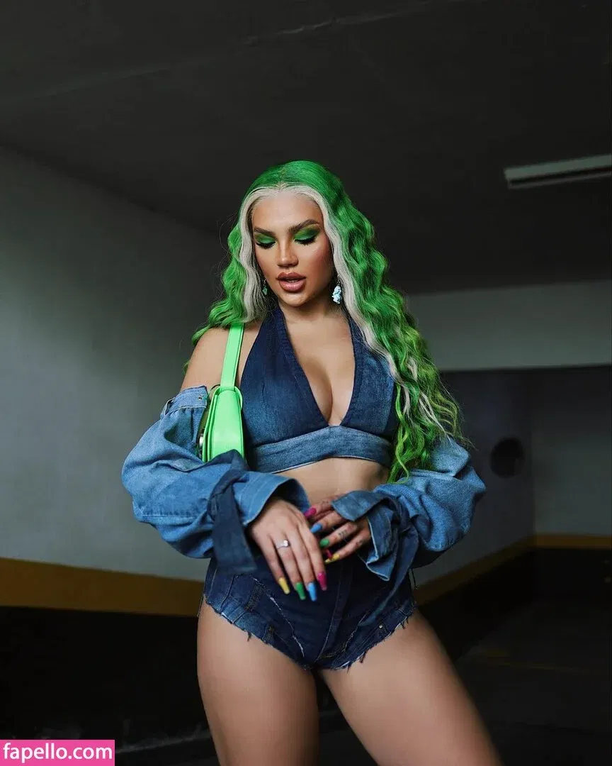 Vivi Wanderley / vivi / vivitarantino Onlyfans Photo Gallery 