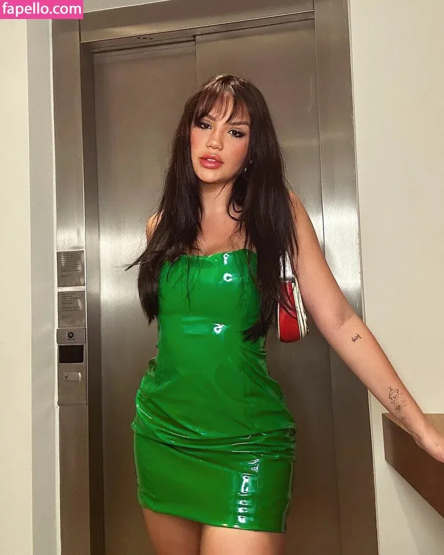 Vivi Wanderley / vivi / vivitarantino Onlyfans Photo Gallery 