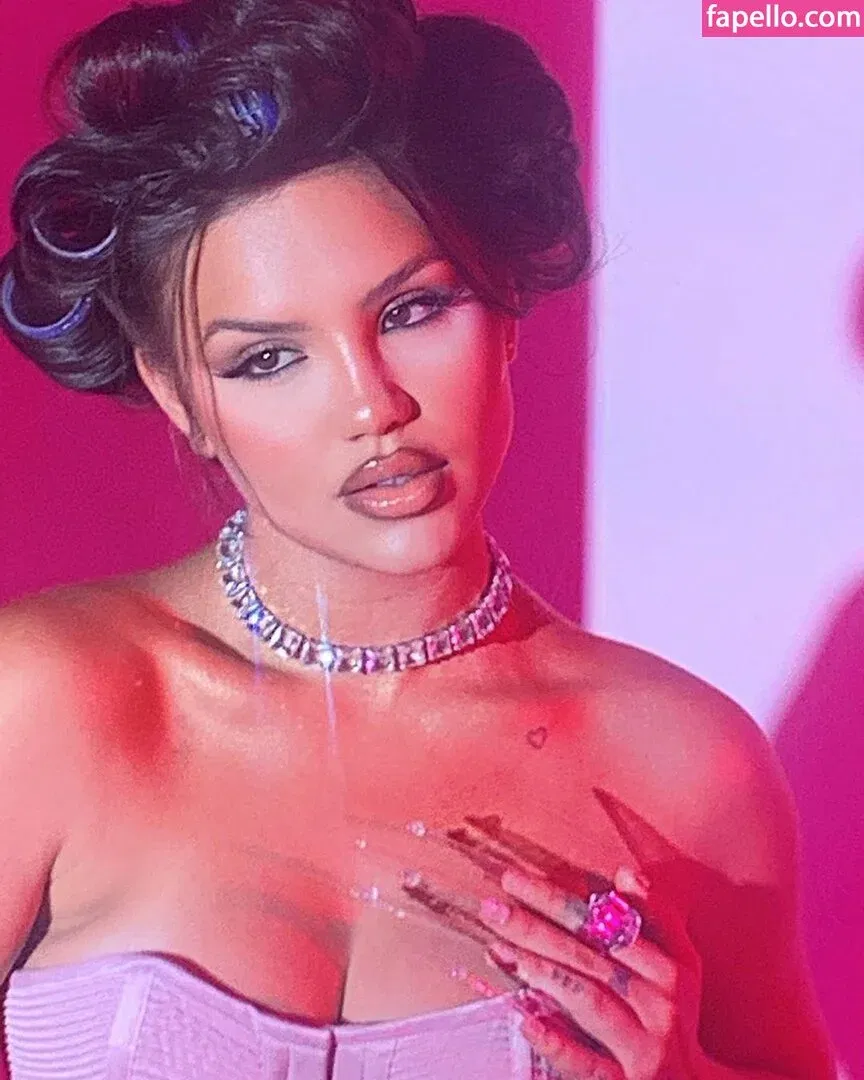 Vivi Wanderley / vivi / vivitarantino Onlyfans Photo Gallery 