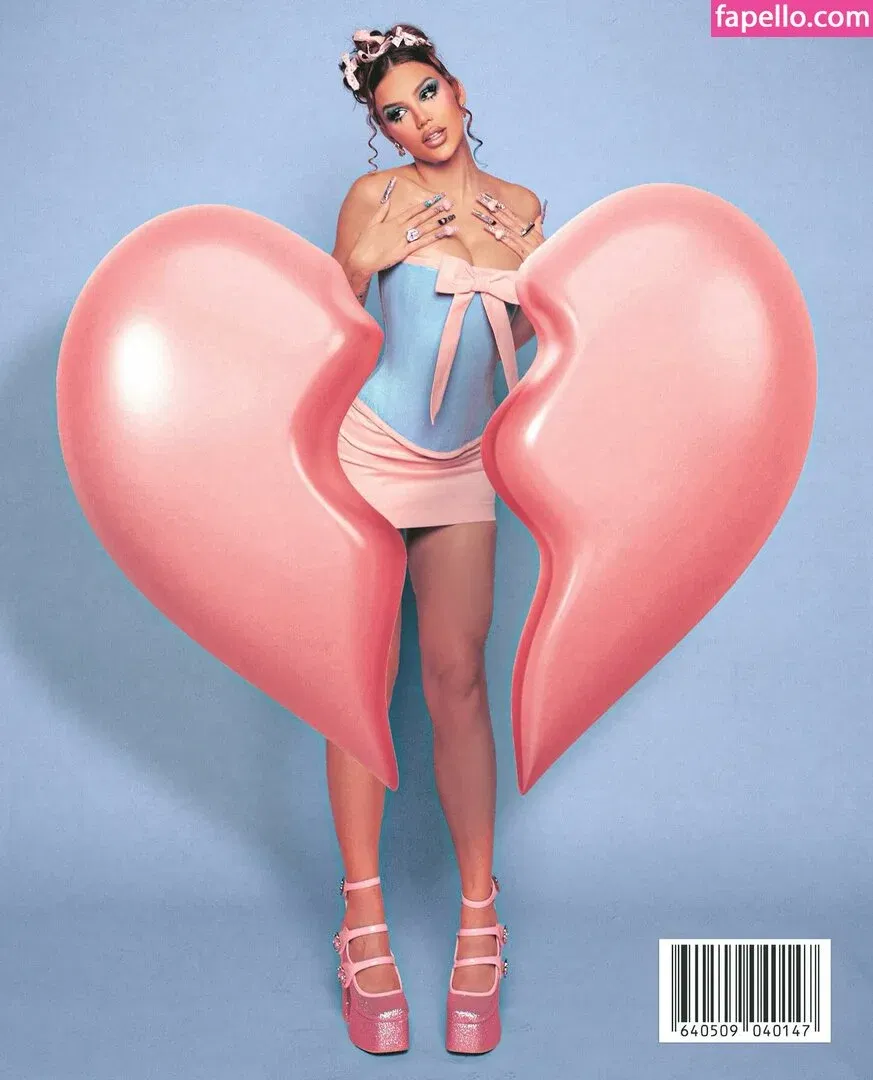 Vivi Wanderley / vivi / vivitarantino Onlyfans Photo Gallery 