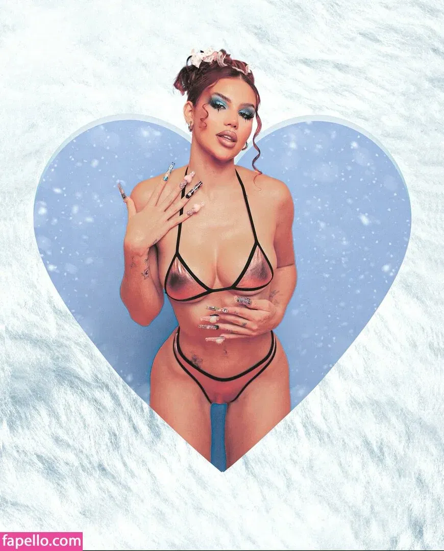 Vivi Wanderley / vivi / vivitarantino Onlyfans Photo Gallery 