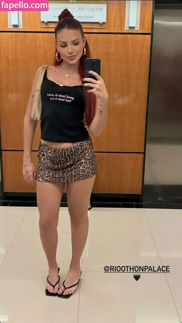 Vivi Wanderley / vivi / vivitarantino Onlyfans Photo Gallery 