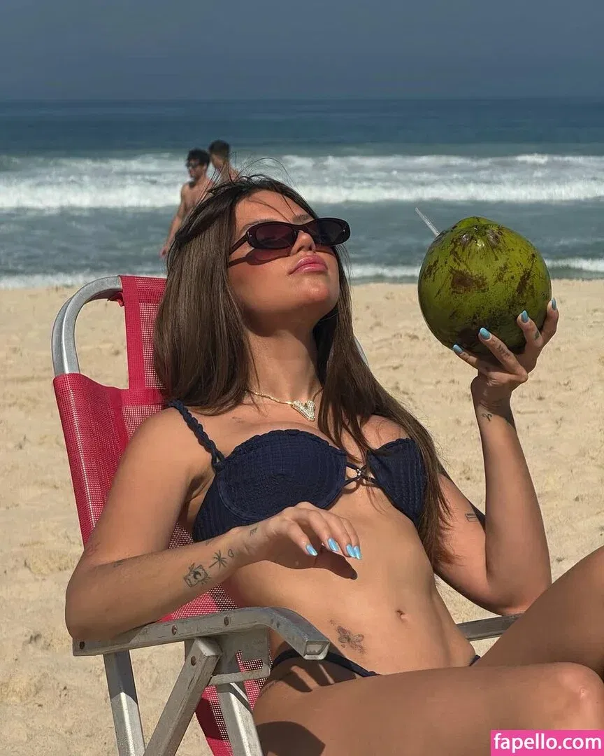 Vivi Wanderley / vivi / vivitarantino Onlyfans Photo Gallery 