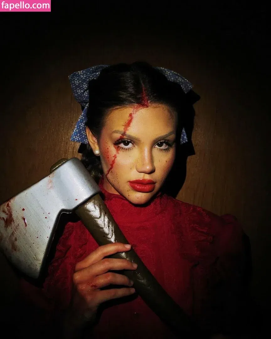 Vivi Wanderley / vivi / vivitarantino Onlyfans Photo Gallery 