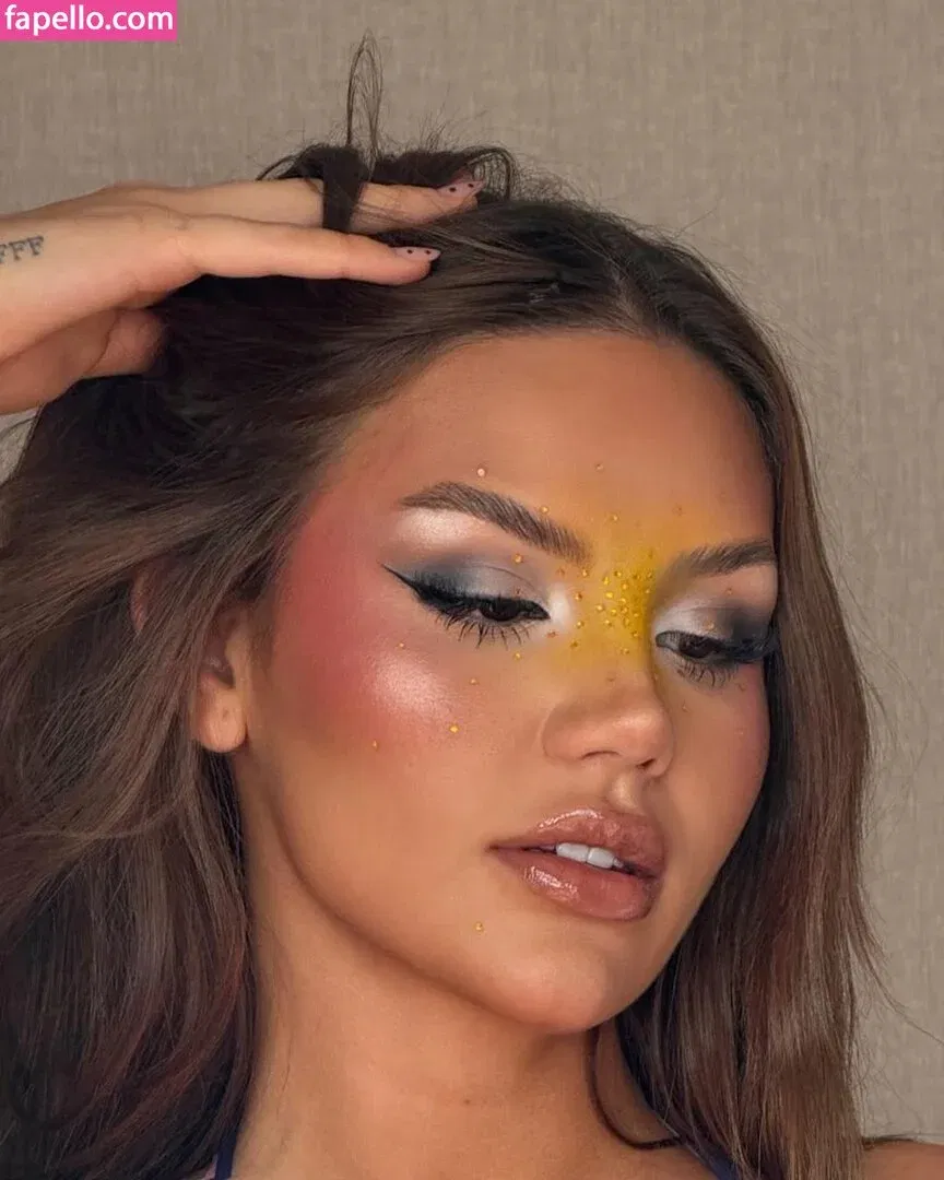 Vivi Wanderley / vivi / vivitarantino Onlyfans Photo Gallery 