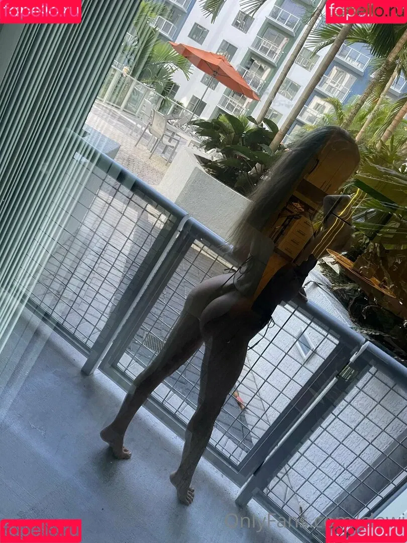 Cloe Greco / cloegreco / clowi Onlyfans Photo Gallery 