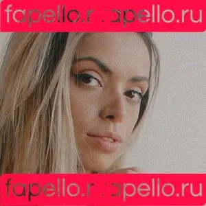 Cloe Greco / cloegreco / clowi Onlyfans Photo Gallery 