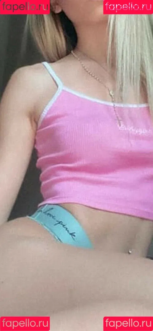 Cloe Greco / cloegreco / clowi Onlyfans Photo Gallery 