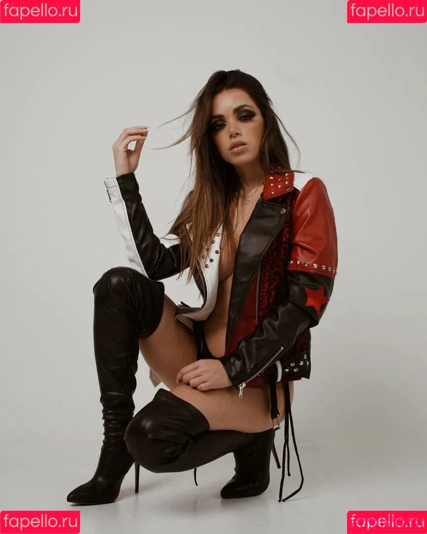 Cloe Greco / cloegreco / clowi Onlyfans Photo Gallery 