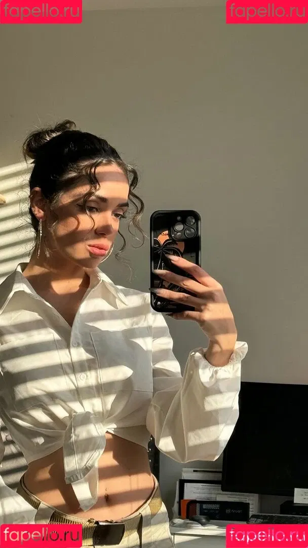 Cloe Greco / cloegreco / clowi Onlyfans Photo Gallery 