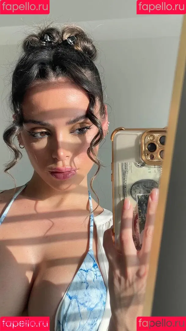 Cloe Greco / cloegreco / clowi Onlyfans Photo Gallery 