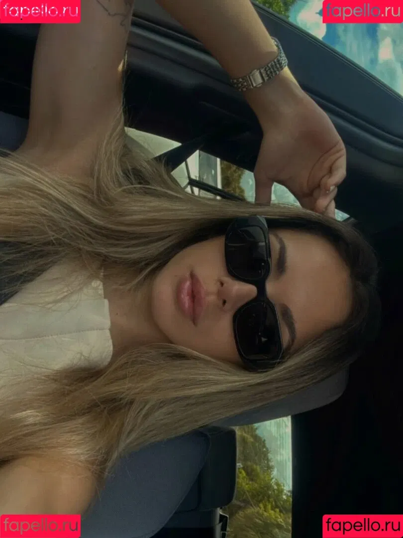 Cloe Greco / cloegreco / clowi Onlyfans Photo Gallery 