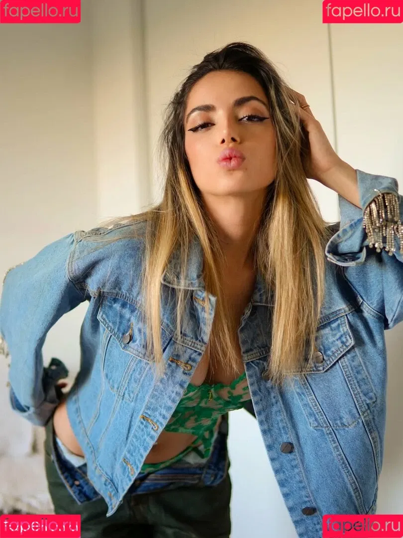 Cloe Greco / cloegreco / clowi Onlyfans Photo Gallery 