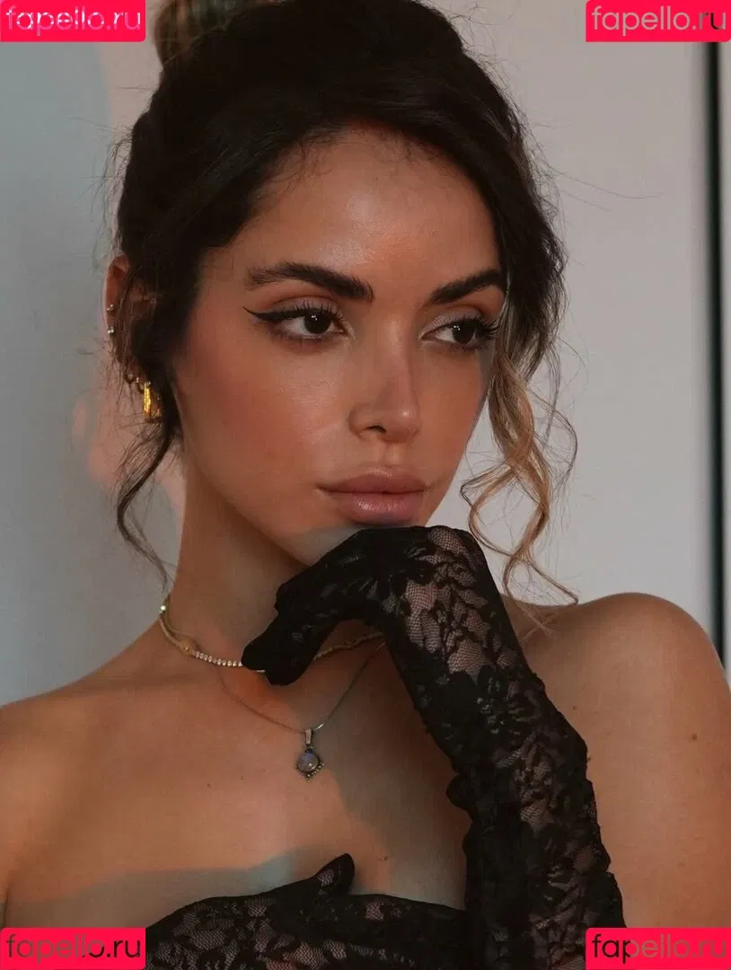 Cloe Greco / cloegreco / clowi Onlyfans Photo Gallery 