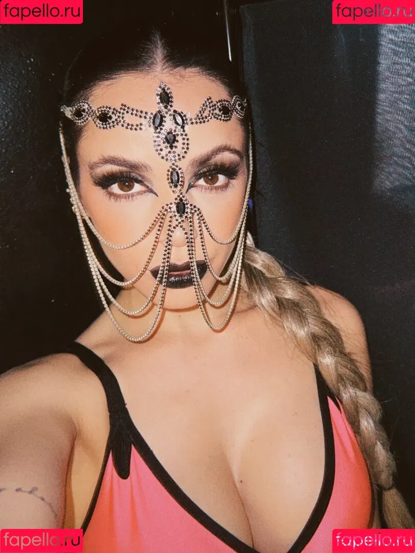Cloe Greco / cloegreco / clowi Onlyfans Photo Gallery 