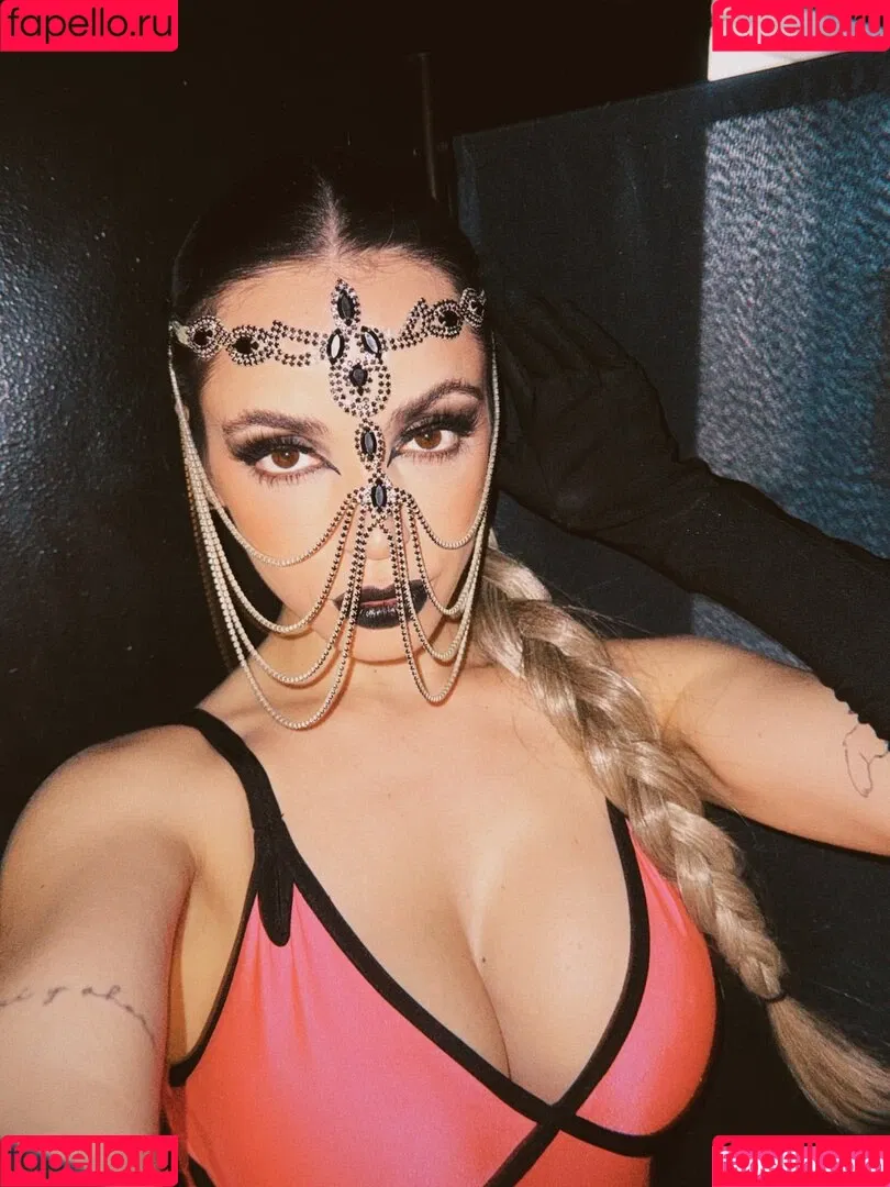 Cloe Greco / cloegreco / clowi Onlyfans Photo Gallery 