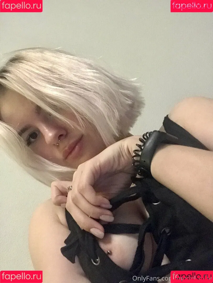 Mira David / model_mira / yummy.mira Onlyfans Photo Gallery 