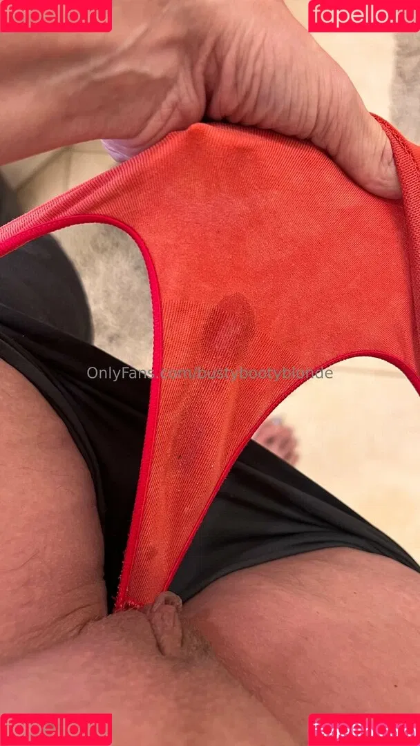 blondebaddies1 / bustybootyblonde Onlyfans Photo Gallery 