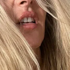 blondebaddies1 / bustybootyblonde Onlyfans Photo Gallery 