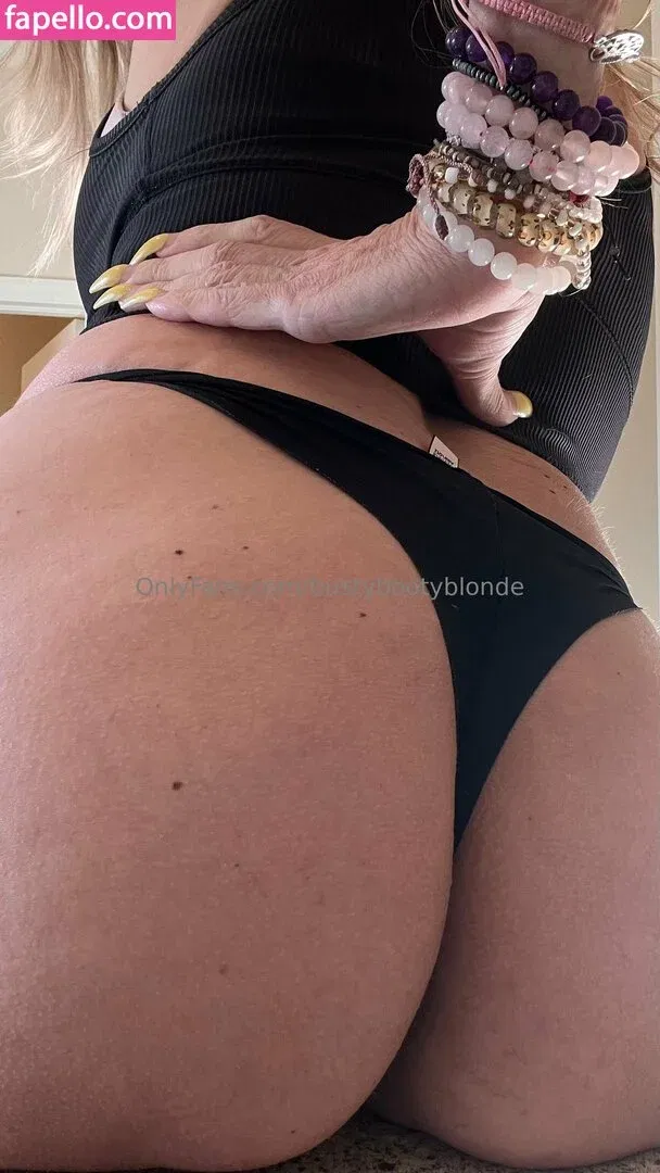blondebaddies1 / bustybootyblonde Onlyfans Photo Gallery 