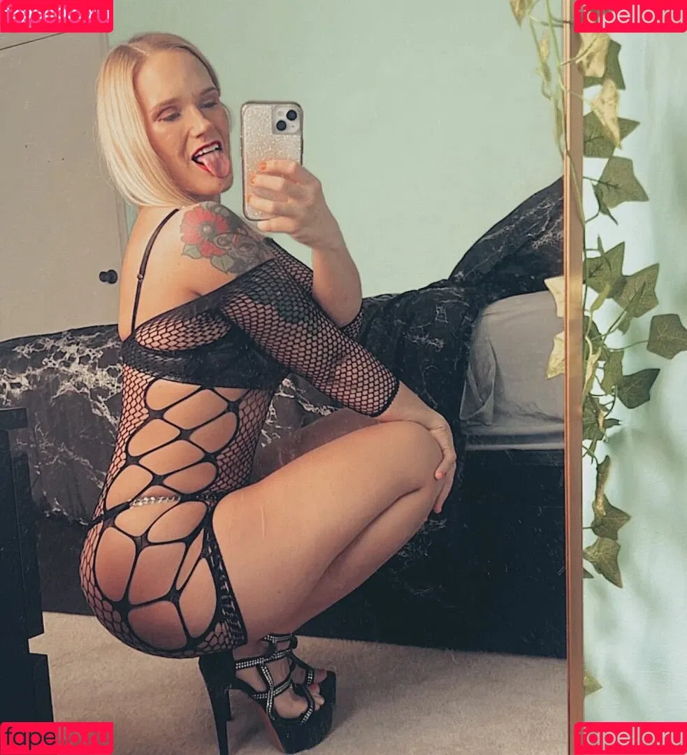 Shazza McKenzie / ShazzaMcKenzie / shaylamckenzie / shazza_mckenzie Onlyfans Photo Gallery 