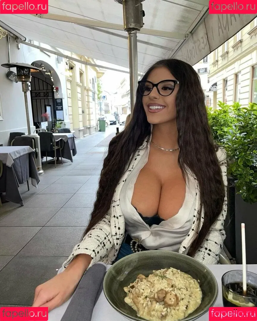 Marija Meglaj / marija_meglaj / marijameglaj Onlyfans Photo Gallery 