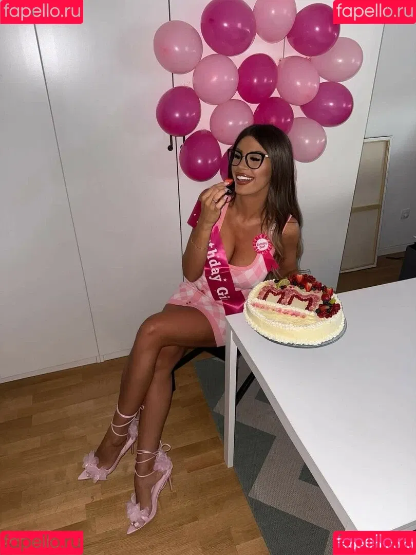 Marija Meglaj / marija_meglaj / marijameglaj Onlyfans Photo Gallery 