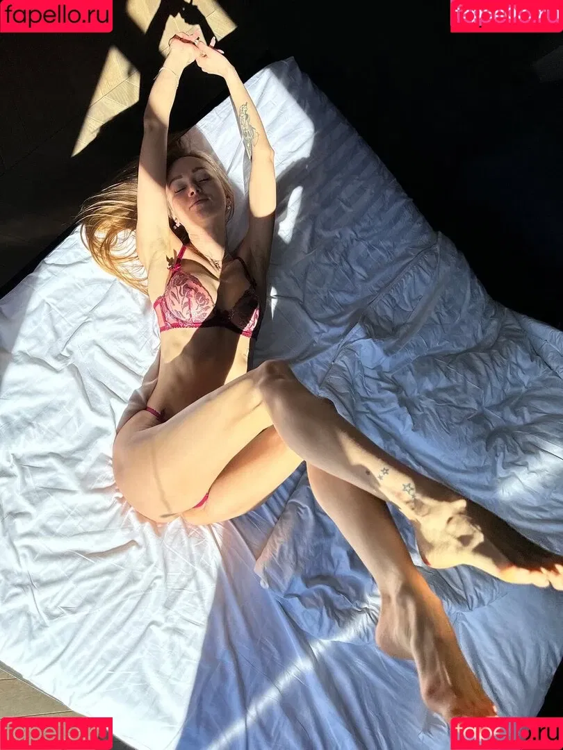 Yulchikbb / Yuliya Ekaterinburg Onlyfans Photo Gallery 