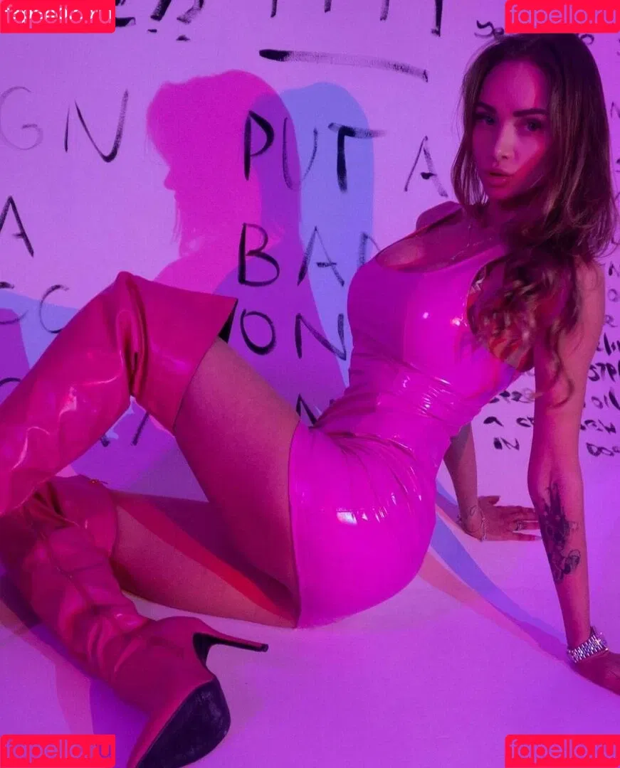Yulchikbb / Yuliya Ekaterinburg Onlyfans Photo Gallery 