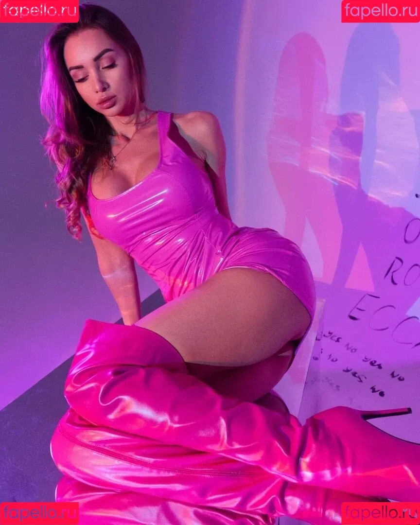 Yulchikbb / Yuliya Ekaterinburg Onlyfans Photo Gallery 
