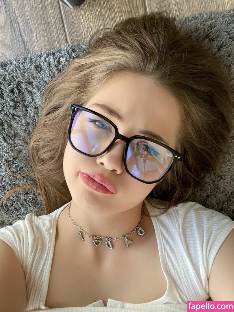 Beacskacica / beaciesca / beacskacicus Onlyfans Photo Gallery 